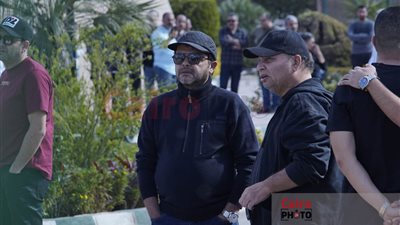 بحضور نجوم الفن.. تشييع جنازة طارق عبد العزيز من مسجد الشرطة بالشيخ زايد | بث مباشر