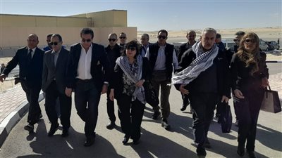 وزير الصحة ونظيرته الفلسطينية يتفقدان معبر رفح البري