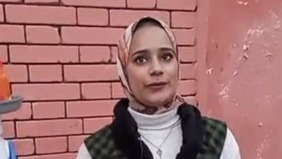 حاصلة على ليسانس تربية.. فتاة تبيع مشروبات بشوارع بورسعيد: بدأت من الصفر وأهلي دعموني| بث مباشر