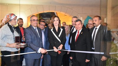 وزيرة الثقافة تفتتح معرض الفن التشكيلي مصر قد الدنيا بقصر الفنون في دار الأوبرا | صور