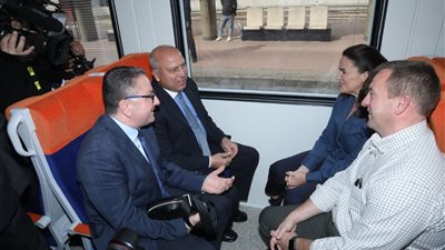 رئيسة المجر تجري زيارة تاريخية لمحطة رمسيس.. وتستقل قطارًا مكونًا من عربات مجرية إلى الجيزة