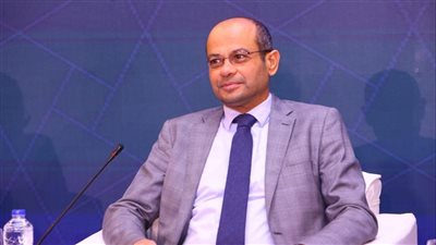 رئيس البورصة يقترح تمويل مشروعات جديدة لدعم استراتيجية وزارة التضامن 