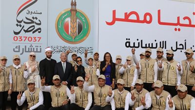 وفد فرنسي يتبرع ويشارك في تجهيز قوافل بيت الزكاة والصدقات لدعم فلسطين