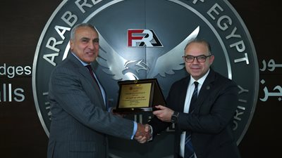 الرقابة المالية تكرم جمال نجم على مجهوداته خلال فترة عضويته بمجلس إدارة الهيئة