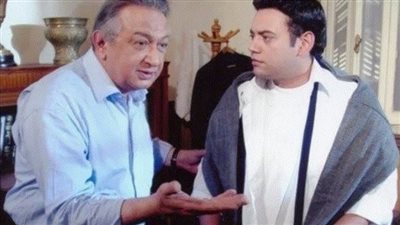 أحمد الدمرداش يكشف مفاجأة عن كواليس مشهد ضرب نور الشريف له في مسلسل حضرة المتهم أبي