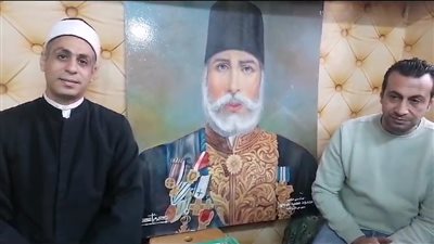 رسام الكنائس بالغربية يهدي لوحة زيتية لمسجد المنشاوي باشا الأثري بطنطا 