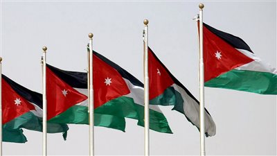 رويترز عن مصادر استخباراتية: الأردن يقصف مستودعات لتجار مخدرات مرتبطين بإيران جنوبي سوريا 