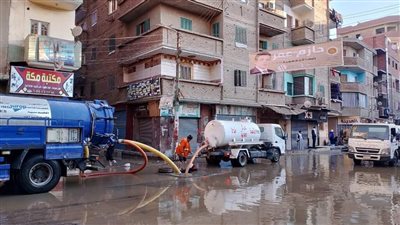 بعد تعطيل الحركة المرورية.. السيطرة على كسر في خط المياه الرئيسى بمدينة طوخ