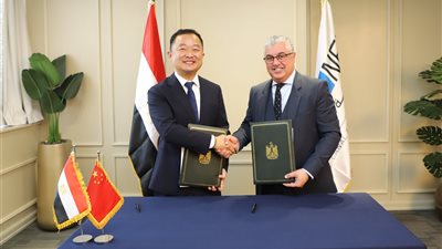 اقتصادية القناة توقع خطاب نوايا لإنشاء مصنع للكيماويات باستثمارات 2 مليار دولار