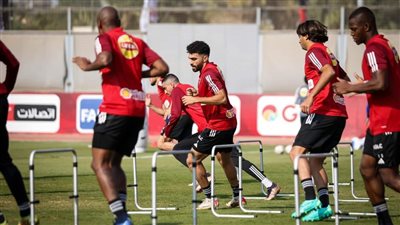 مران الأهلي.. محاضرة فنية للاعبين وكولر يجتمع بجهازه المعاون