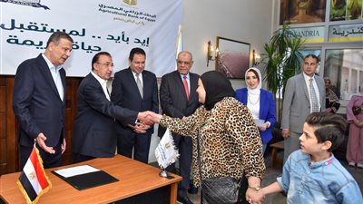إيد بإيد.. محافظ الإسكندرية يستقبل رئيس البنك الزراعي لدعم للأسر الأكثر احتياجًا