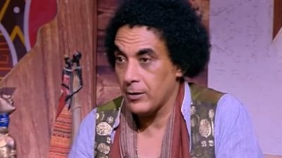 شبيه محمد منير يروي موقفا غريبا معه: الكينج شبط في سلسلة أمي وأخدها مني 