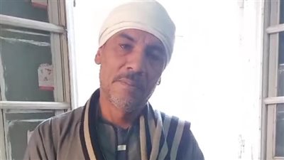 أسرة من 16 شخصًا يستغيثون من منزلهم الآيل للسقوط: الشروخ مالية المكان.. ونفسنا يترمم لأنه هيقع علينا | بث مباشر