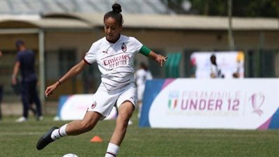 عمرها 13 عامًا.. حكاية أول فتاة مصرية تُتوج بلقب كابتن نادي ميلان الإيطالي