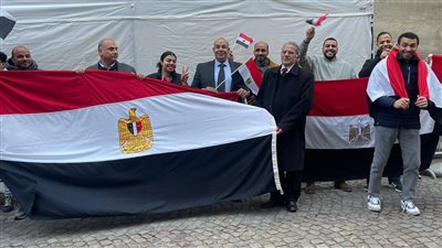 إغلاق صناديق الاقتراع في اليوم الأول من انتخابات الرئاسة المصرية في فرنسا