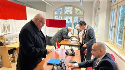توافد أبناء الجالية المصرية بجنيف للإدلاء بأصواتهم في آخر أيام الاستحقاق الدستوري للانتخابات الرئاسية في الخارج