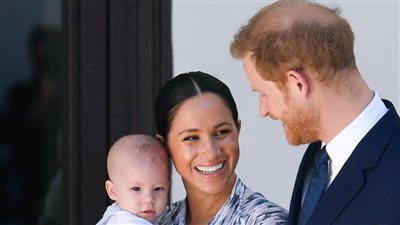 بسبب لون بشرته.. كتاب سيرة ذاتية يكشف عنصرية أفراد من العائلة الملكية اتجاه ابن هاري وميجان ماركل