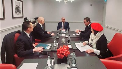 وزير النقل يلتقي رئيس شركة هاتشيسون العالمية لبحث تدعيم التعاون المشترك في مجال النقل البحري