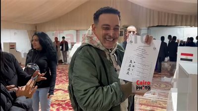 الفنان دياب يدلي بصوته في انتخابات الرئاسة خلال تواجده بالسعودية