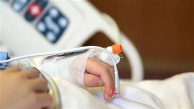 طفل صيني يصاب بالشلل بعد تشخيصه بالالتهاب الرئوي