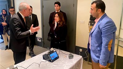 وزيرة الهجرة تتفقد مقر لجنة الاقتراع المخصصة للتصويت في الانتخابات الرئاسية بالسفارة المصرية في باريس