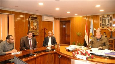 محافظ أسيوط: تكثيف الحملات على الأسواق لمنع المغالاة في الأسعار وتوفير السلع للمواطنين