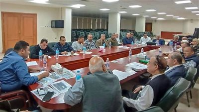 رئيس جهاز العبور يبحث مقترحات وطلبات سكان الحي السابع.. ويؤكد مواصلة تطوير الطرق والمرافق 