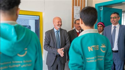 السفير الفنلندي يزور مدرسة ابدأ الوطنية للعلوم التقنية في بدر