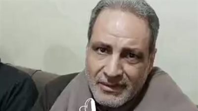 زوج يلحق بزوجته بعد وفاتها بدقائق في المنيا.. ونجلهما: كانوا بيدعوا ربنا يخلي يومهم مع بعض | بث مباشر