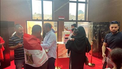 المصريون في دبي يتوافدون للإدلاء بأصواتهم في اليوم الأخير لانتخابات الرئاسة│ صور