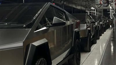 تسلا Tesla تنتج أول نموذج أولي لـ Cybertruck في 93 يومًا فقط