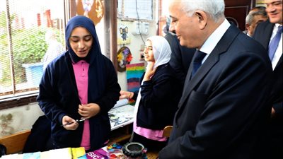 وزير التعليم يتفقد مدرسة فاطمة الزهراء الإعدادية بنات بالإسماعيلية