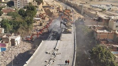 هدم كوبري شمال طرة لتنفيذ محور حسب الله الكفراوي.. وزحام شديد بالمعادي 