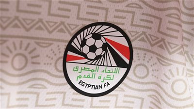 اتحاد الكرة يوقع عقد إقامة السوبر المصري في الإمارات