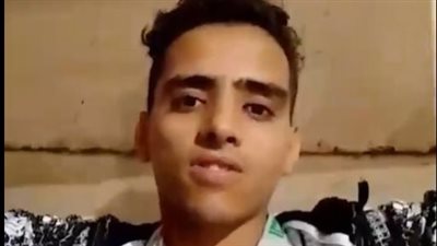 نفسي أشتغل في غرفة ملابس اللاعبين.. مشجع زملكاوي يقطع سفرا طويلا لحضور مباراة الزمالك وسوار الغيني | بث مباشر 