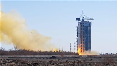 رئيس وكالة الفضاء: القمر الصناعي مصر سات 2 دخل المدار بعد إطلاقه بـ830 ثانية