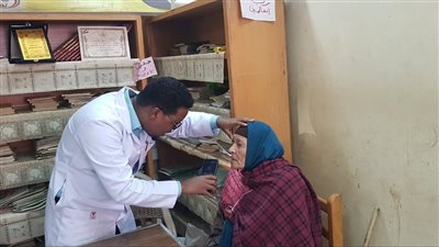 جامعة بنها: الكشف على 711 حالة في القوافل الطبية بقريتي نقباس وكفر العرب