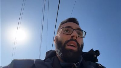 هاربًا من نيران العدو.. معتز عزايزة يوثق نجاته من الموت برصاص الاحتلال الإسرائيلي | فيديو