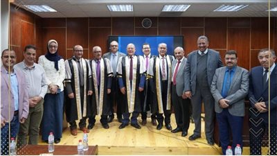 رئيس جامعة سوهاج يناقش رسالة دكتوراه بقسم العظام بمستشفى الإصابات بجامعة أسيوط