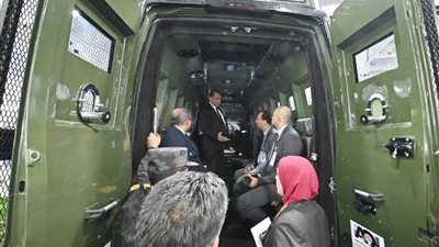 مصر تنتج عربة لفض الشغب