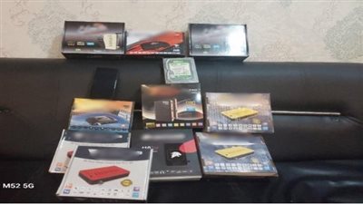 ضبط شخص يبيع أجهزة ريسيفر لفك شفرات القنوات الفضائية دون تصريح بالجيزة 