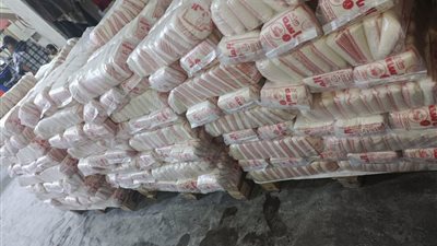 حجبها تجار لرفع سعرها.. النيابة العامة تقرر تسليم 674 طن سكر وزيت وأرز للتموين لبيعها للمواطنين