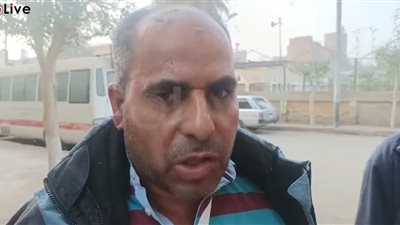 أحد الناجين من حادث انقلاب أتوبيس بالمنيا: الشبورة حجبت الرؤية | بث مباشر 