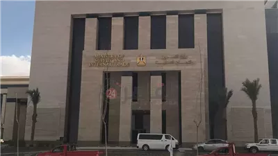 شبكة فساد وحجب سلع.. تفاصيل جديدة في اتهام مستشار وزير التموين و8 مسئولين بالفساد