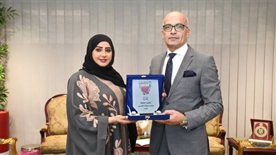 رئيس جامعة عين شمس يستقبل المستشار الثقافي لمملكة البحرين لبحث سبل التعاون وتعميق الروابط