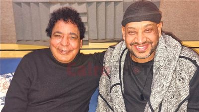 أنا الذي.. عصام كاريكا ينتهي من تسجيل أولى أغاني ألبوم الكينج محمد منير ويكشف الكواليس | صور