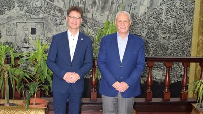 محافظ الأقصر يلتقي عمدة مدينة مجرية لبحث التعاون المشترك