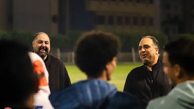 وليد دعبس رئيس مودرن فيوتشر يدعم لاعبي فريقه قبل مواجهة اتحاد العاصمة في الكونفدرالية 