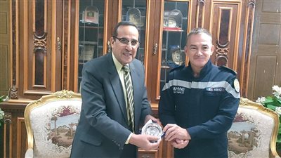 محافظ شمال سيناء يستقبل المحافظ البحري لمنطقة البحر المتوسط