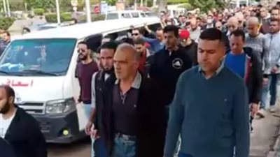 انهيار أهله وأصدقائه.. جنازة مهيبة لمهندس الإسكندرية ضحية سيول البحر الأحمر | بث مباشر